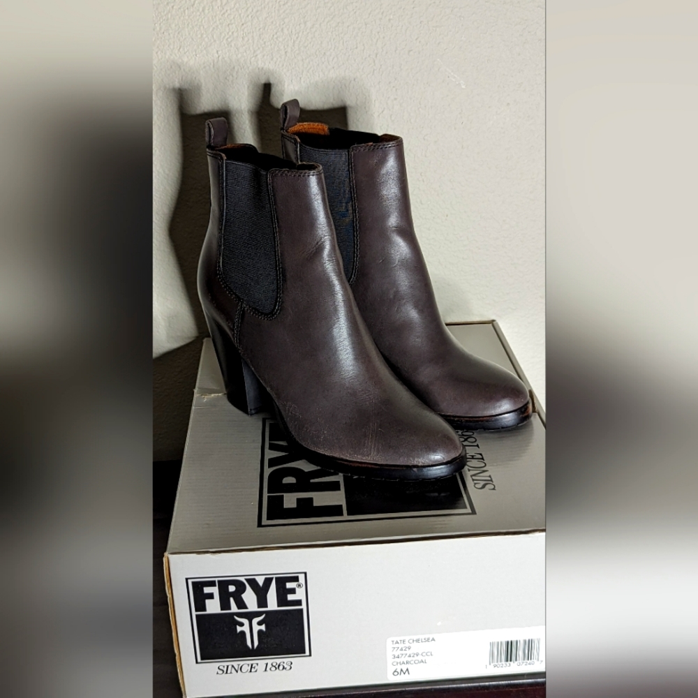 Frye Tate Chelsea Ankle Booties Size 6